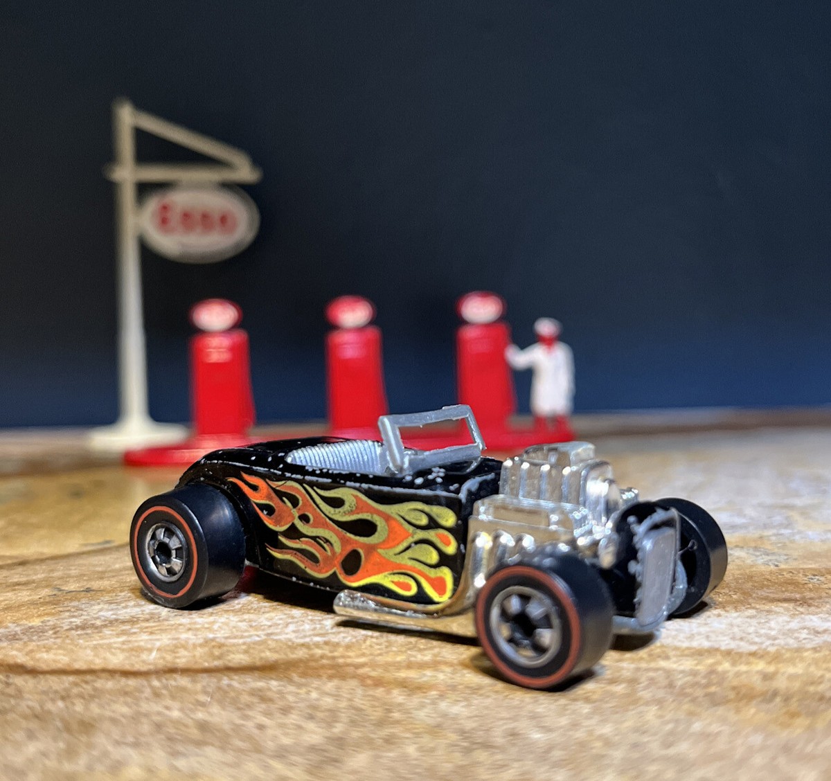 トンカ　 Hot Rod Roadster　レトロ　32FORD ミニカー Amazon.com: 1932 Roadster Hot Rod Blue Metallic with Flames