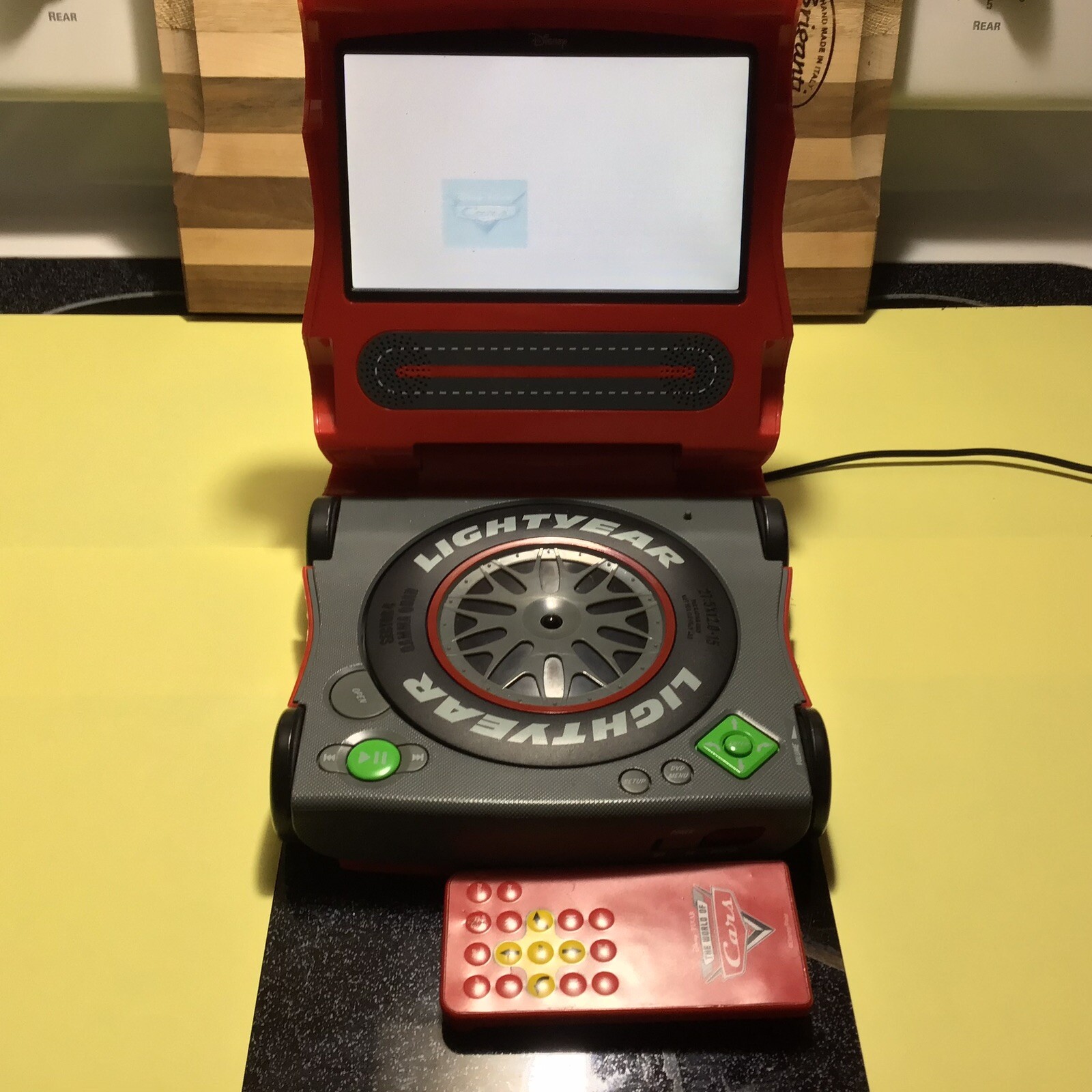 【激レア】7インチポータブルDVDプレーヤー cars DISNEY・PIXAR 激レア】7インチポータブルDVDプレーヤー cars DISNEY・PIXAR 【公式通販】