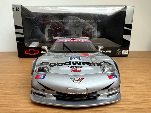 89906 AUTOart Corvette C5.R #2 GT2 24h Daytona 1999 1:18 - Bild 3 von 5