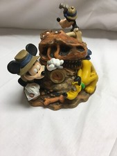 Disney Animal Kingdom BIG DIG IN THE BONEYARD...