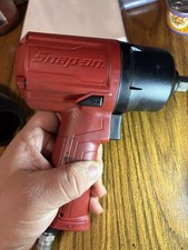 Snap-on Tools Pt650 Air Pneumatic Impact Wrench Driver 12 With Black Boot Snap-on Tools Pt650 Air Pneumatic Impact Wrench Driver 12 With Black Boot