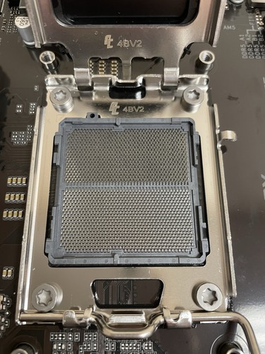 GIGABYTE B650 Eagle AX AM5 AMD ATX DDR5 WIFI 6E scheda madre - Foto 8 di 12
