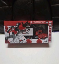 Transformers Target Optimus Prime w  Trailer Bullseye Dog 2-Pack Exclusive MIB