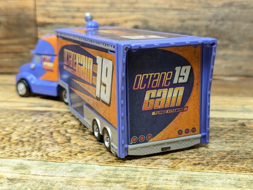Disney Pixar Cars 3 #19 Bobby Swift Octane Gain Hauler & Car 1:55 Metal - Picture 13 of 18