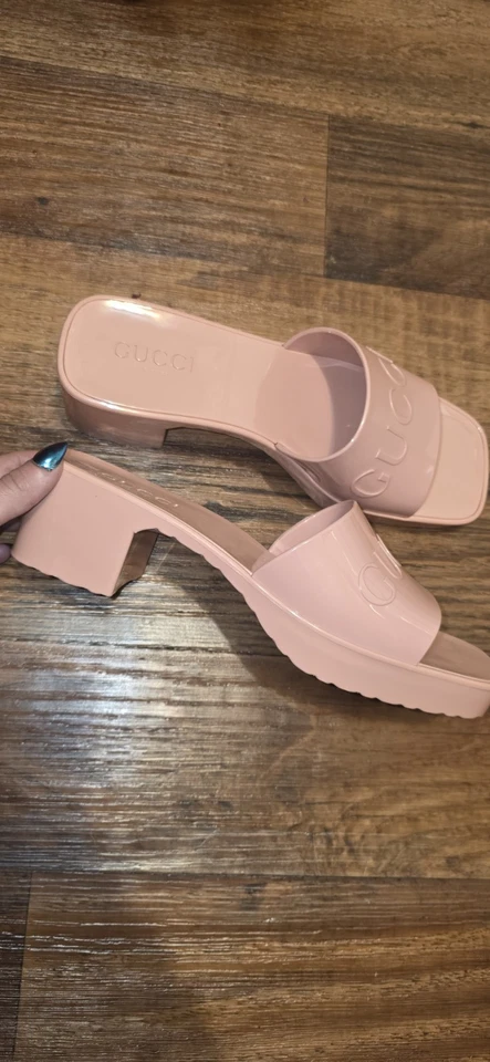 New Gucci Pink Rubber Sandals Size 39 No Box Made In Italy - Image 2 of 4