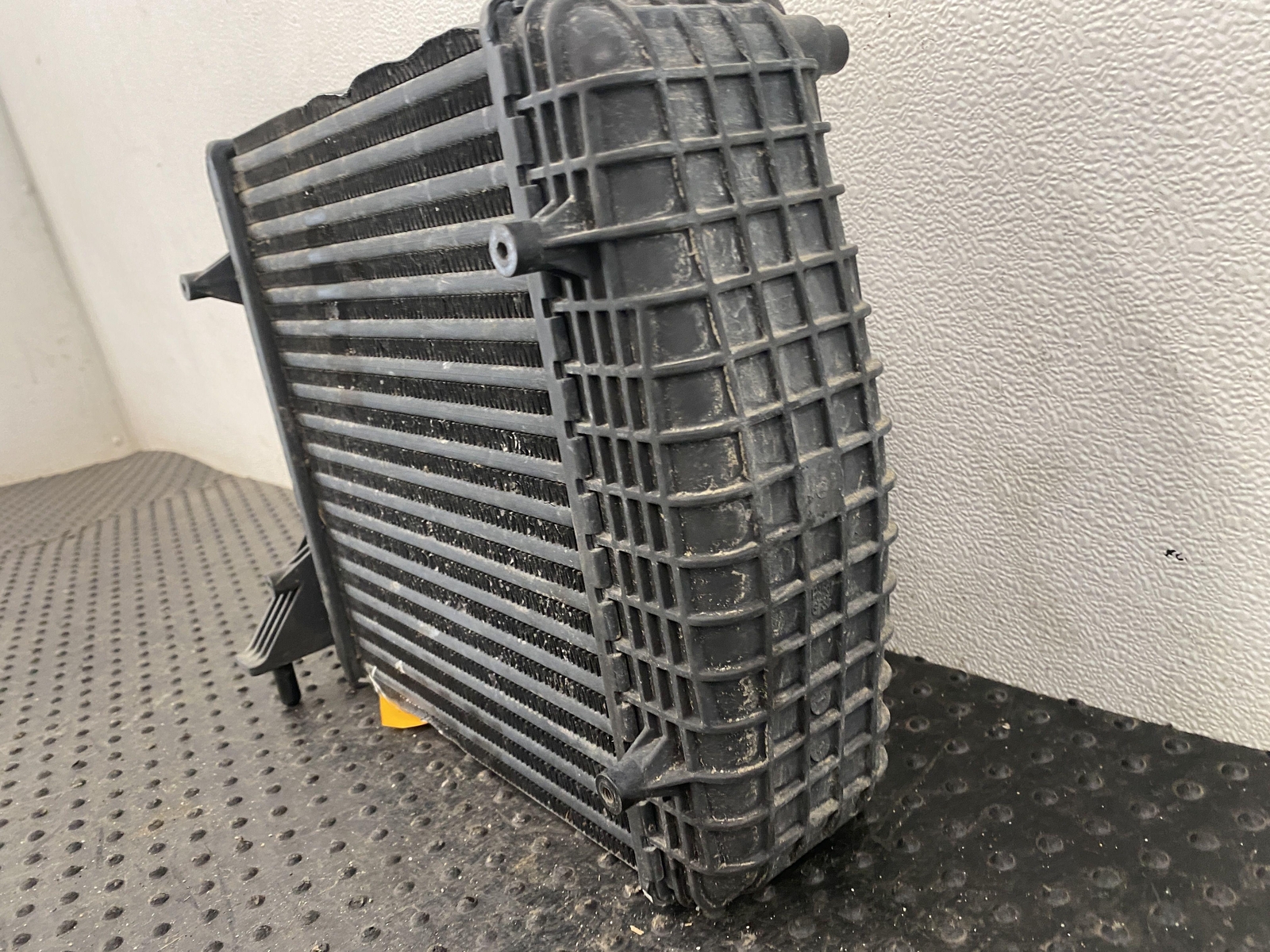 14-20 MASERATI GHIBLI 3.0 ENGINE LEFT SIDE INTERCOOLER ID 16484793