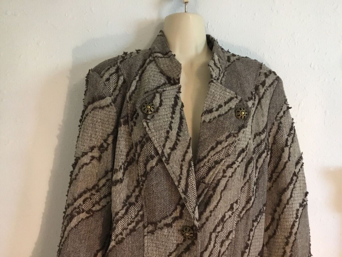 ZASHI NWT Unigue, Artistic Brown & Off White Womens Button ZASHI NWT Unigue, Artistic Brown & Off White Womens Button