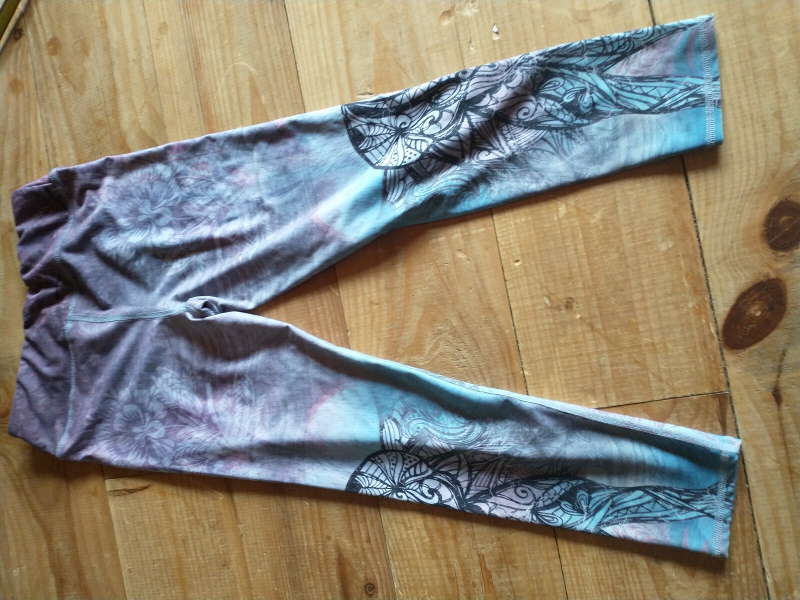 Evolution And Creation Women's Active Leggings Yo… - image 8