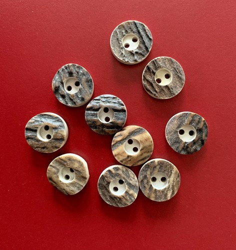 Echte Hirschhorn-Knöpfe / Trachtenknöpfe 2-Loch mit Fadenkessel, 9 mm bis 32 mm - Bild 6 von 25