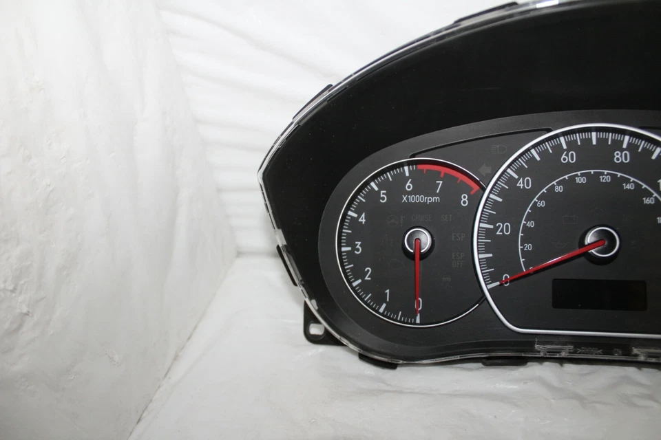 Cuadro de instrumentos velocímetro 07 08 09 Suzuki SX4 indicadores de panel 63.593 millas Foto 3 de 4