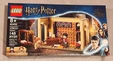 LEGO Harry Potter: Hogwarts Gryffindor Dorms 40452 New Sealed Retired Limited