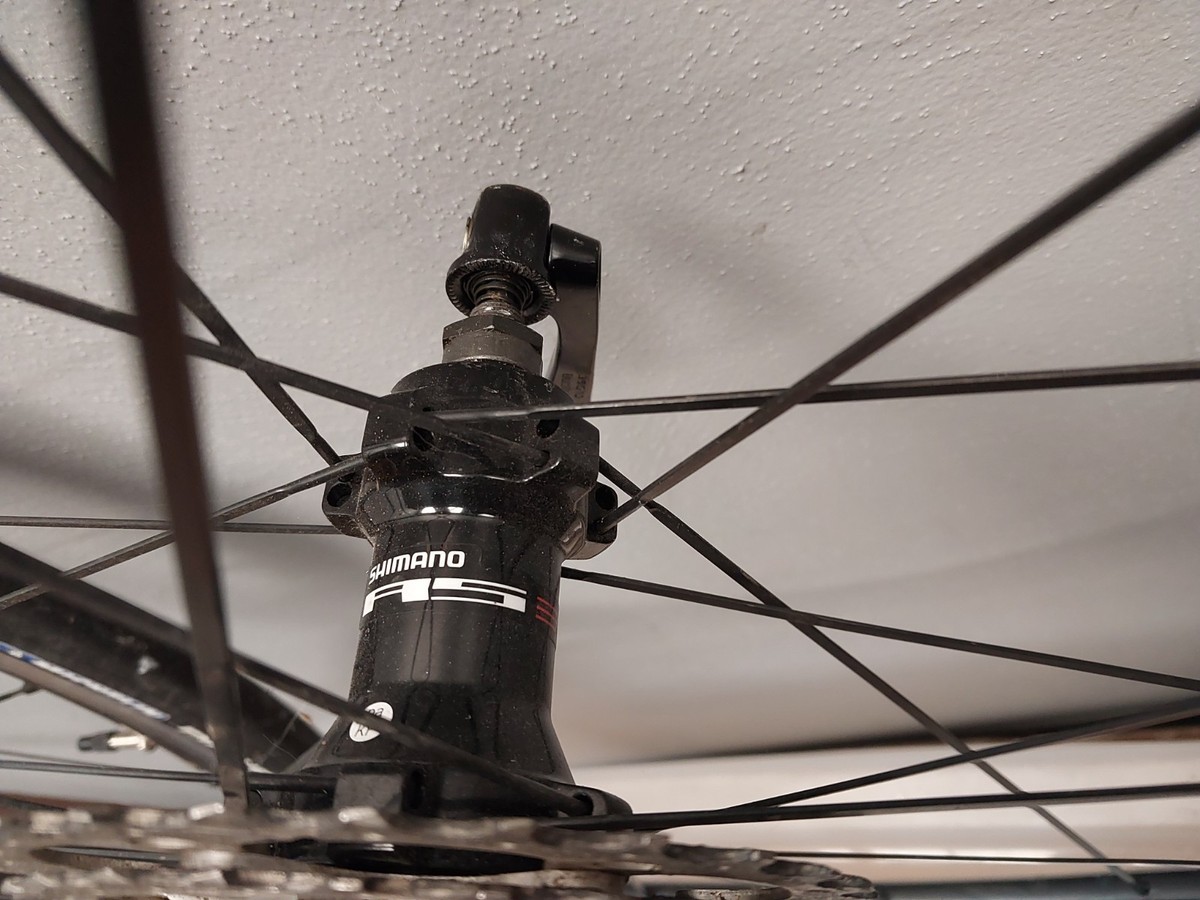 Shimano RS30 700c Road Bike Wheel Set Shimano 105 CS-5700 Freehub