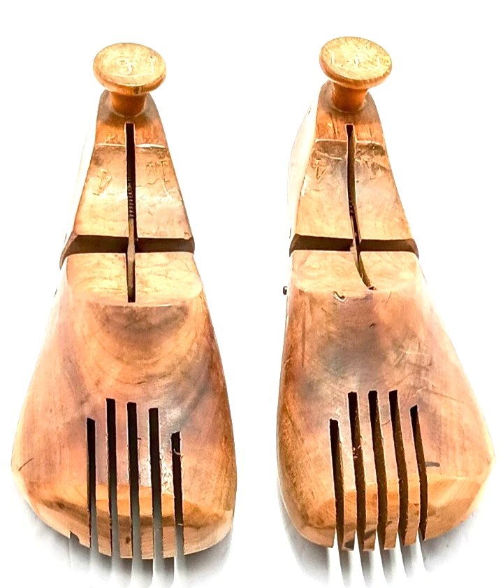 Rare Vintage Size 10 Wooden Shoe Trees , Vented Split Toe, Crest Marked, Tool - Imagem 2 de 4