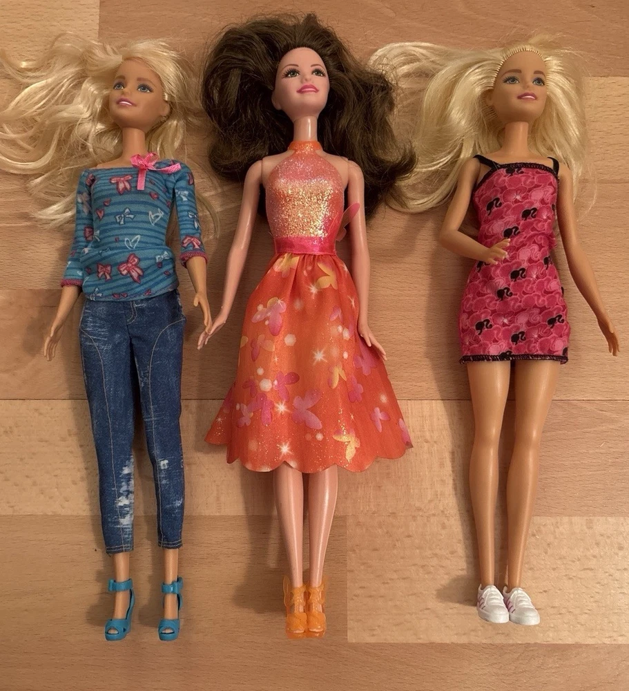 3 Barbies