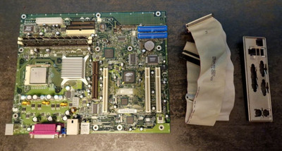 ATX Mainboard Socket / Sockel 478 Intel Entry Server Board S845WD1-E mit Pentium