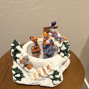 Disney Winnie the Pooh Winter Wonderland Musical Figurine – Tested & Working