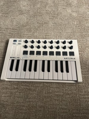 Arturia MiniLab mkII 25-Key USB MIDI Keyboard Controller White w/ Cord