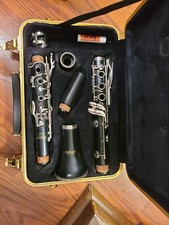 selmer 1400 clarinet with a goldentone size 3 mouth piece 