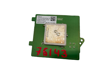   17-23 Model 3 Front Triple Camera GPS Navigation Antenna Module 1079734-00-C