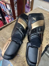 Hayabusa T3 Striking Shin Guards Tokushu Large Black/Gold