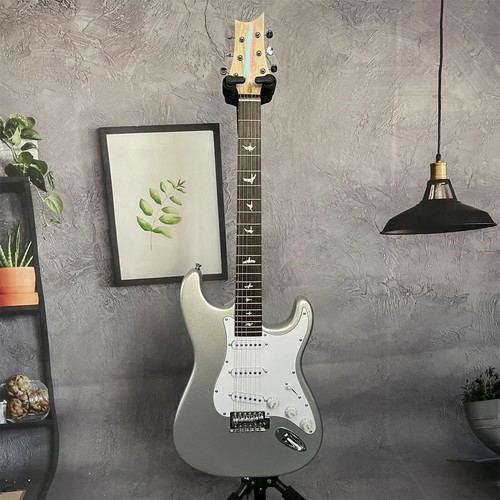 Guitarra Eléctrica ST Plateada de Fábrica SSS Pastilla Cuello de Arce Puente Trémolo - Imagen 3 de 7