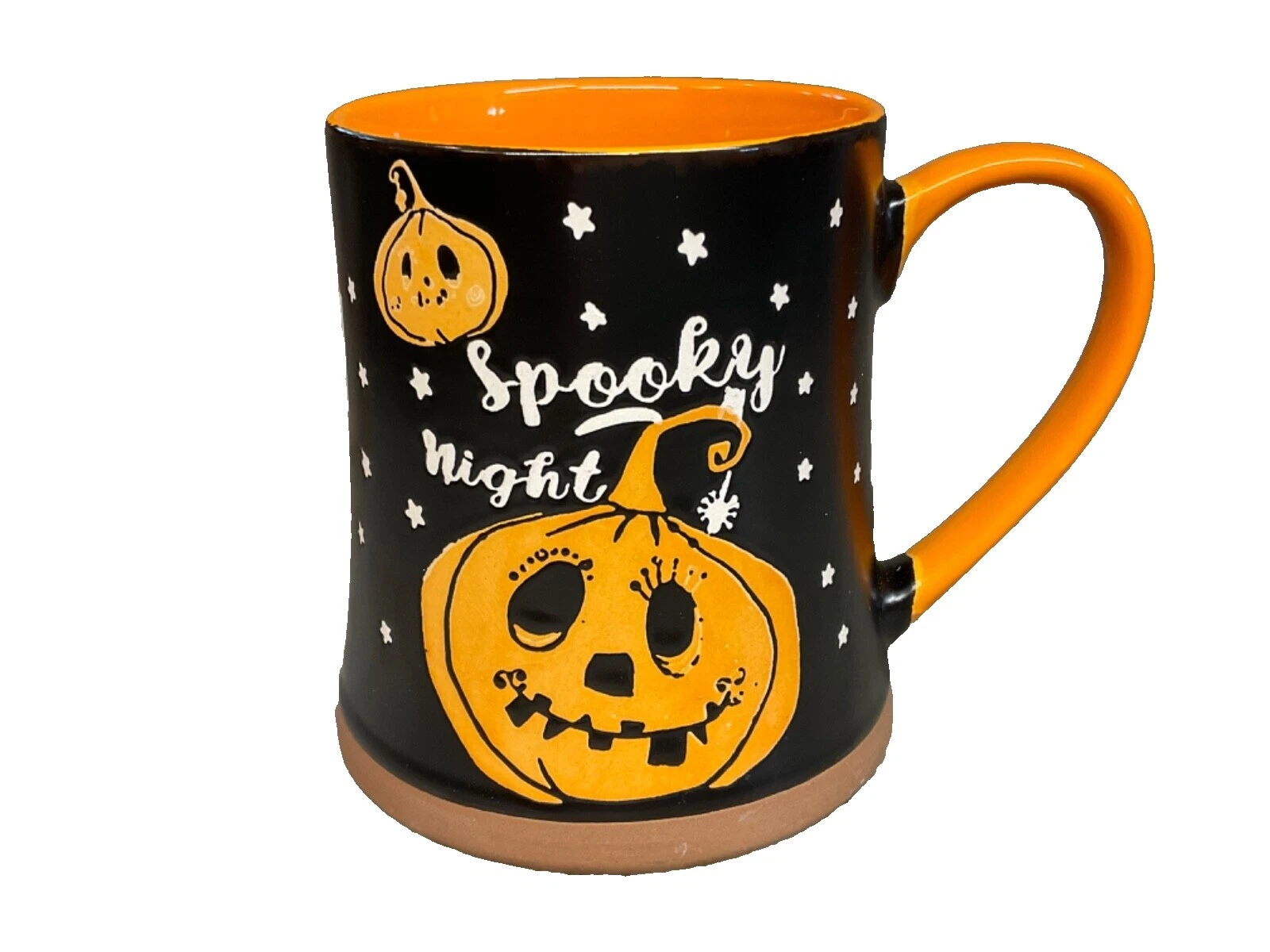 Разноцветные кофейные кружки на Хэллоуин
