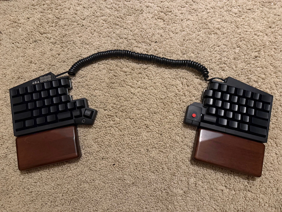 UHK Ultimate Hacking Keyboard V1, Blue Switches, Palm Rest