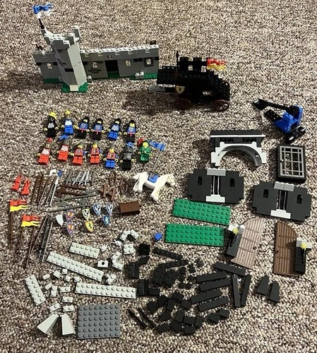 LEGO Castle Vintage Lot Battering Ram 6062 Knights Stronghold (parts) 6059