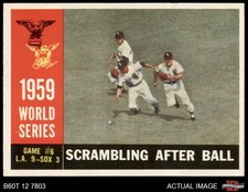 1960 Topps #390 1959 World Series - Game #6 - Scrambling After Ball 7 - NM