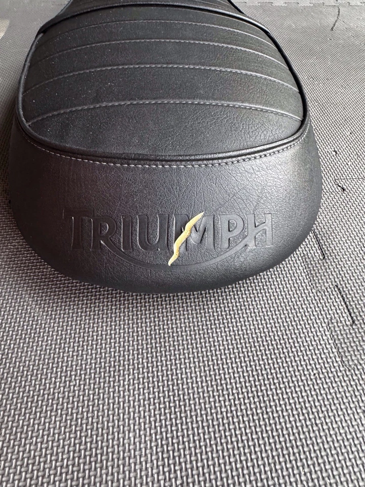 Asiento Triumph Scrambler 2014 OEM - usado Foto 4 de 4