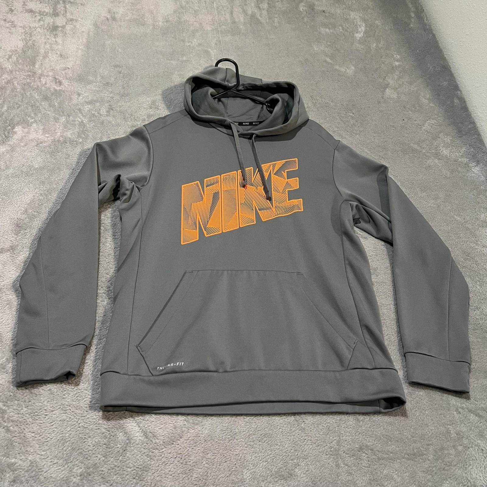 Nike Therma-FIT Hoodie Mens Medium Gray Fleece Pullover Graphic Sweatshirt