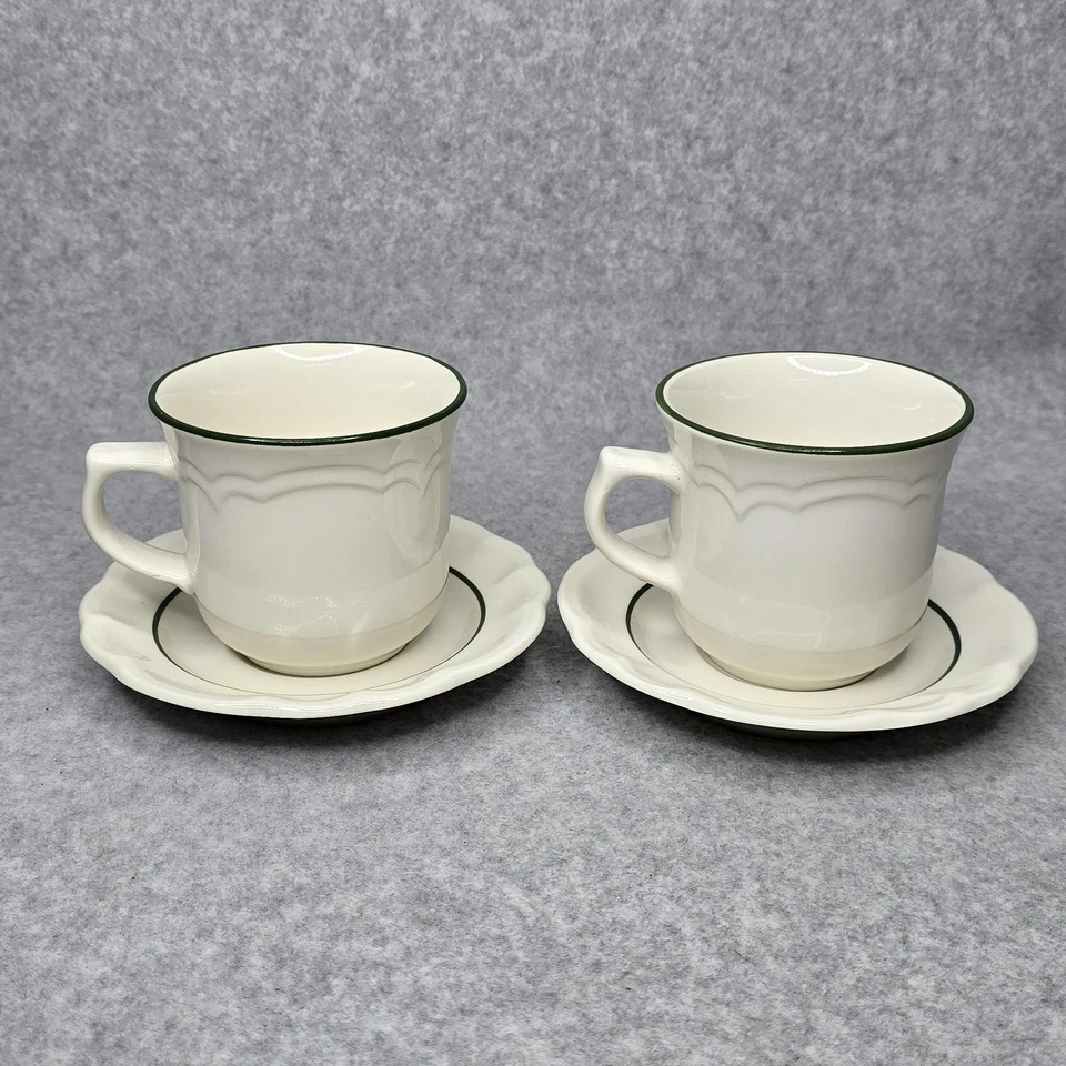 Pfaltzgraff Snow Village Juego de 2 Tazas y Platillos Navidad Granero Vaca Ángel Foto 4 de 4