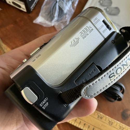 Sony Handycam DCR-SX63E Digital Video Camcorder HDD 16 GB - Tested *Mint* - Picture 11 of 14
