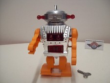 Hongkong "WALKING ROBOT", 70s, Clockwork, Silver/Orange, Made in Hongkong