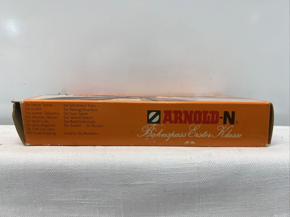 ZC018 Arnold N 1/160 maqueta diorama tren 6435 quai de gare plataforma andén Foto 3 de 4