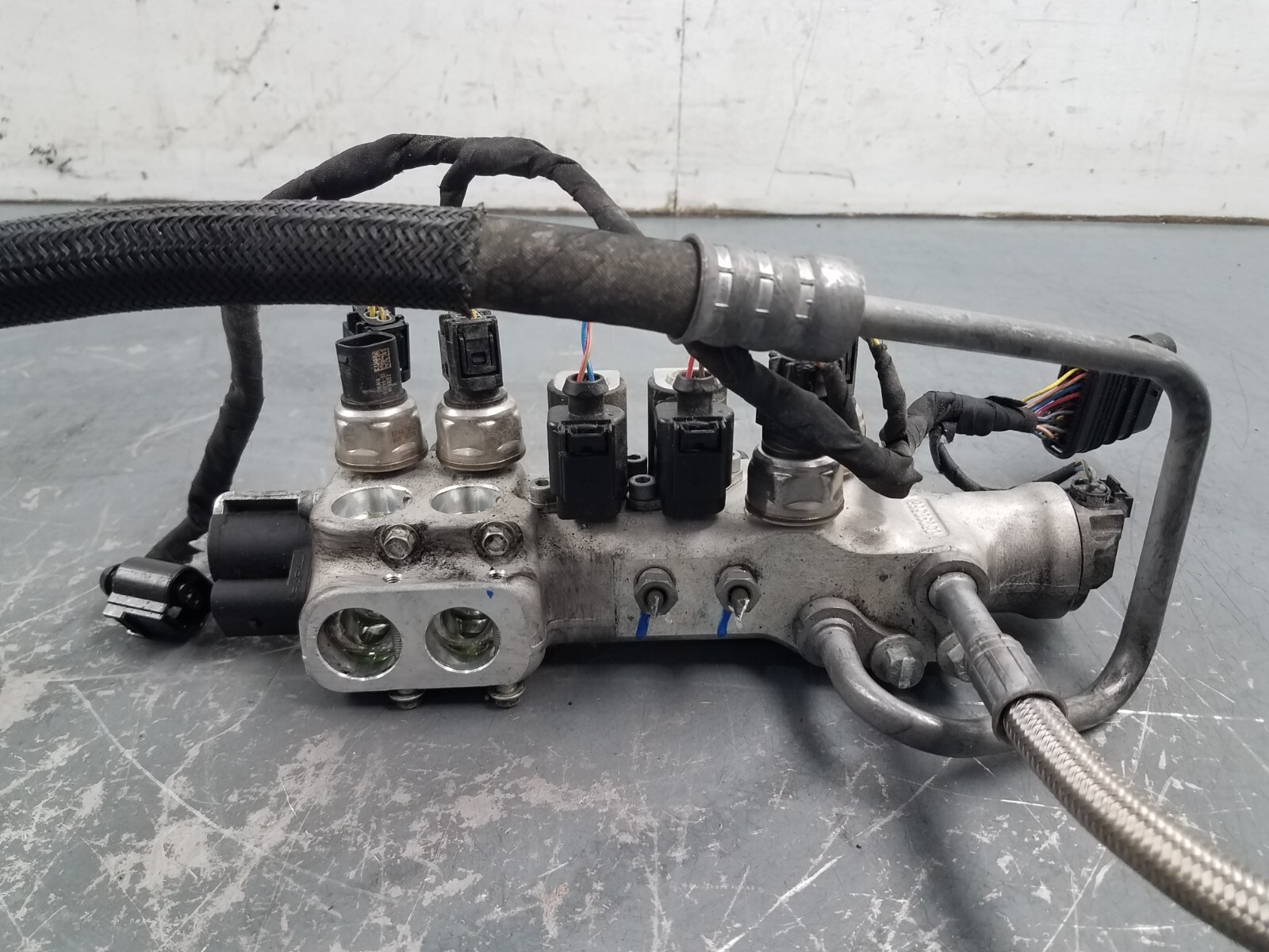 2021 McLaren 765LT Suspension Valve Block / Hoses / Harness #5597 F7