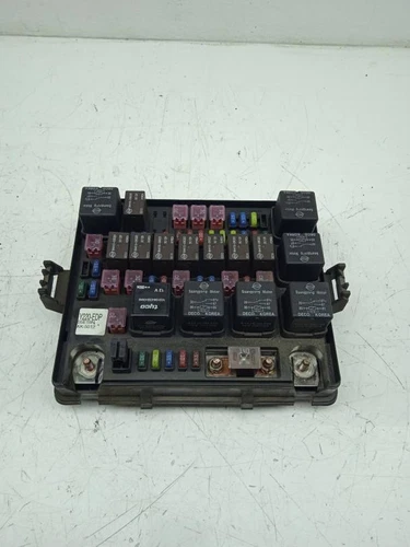 8212008B10 Caja Reles/Fusibles para SSANGYONG REXTON * 2005 676010 - Imagen 1 de 2