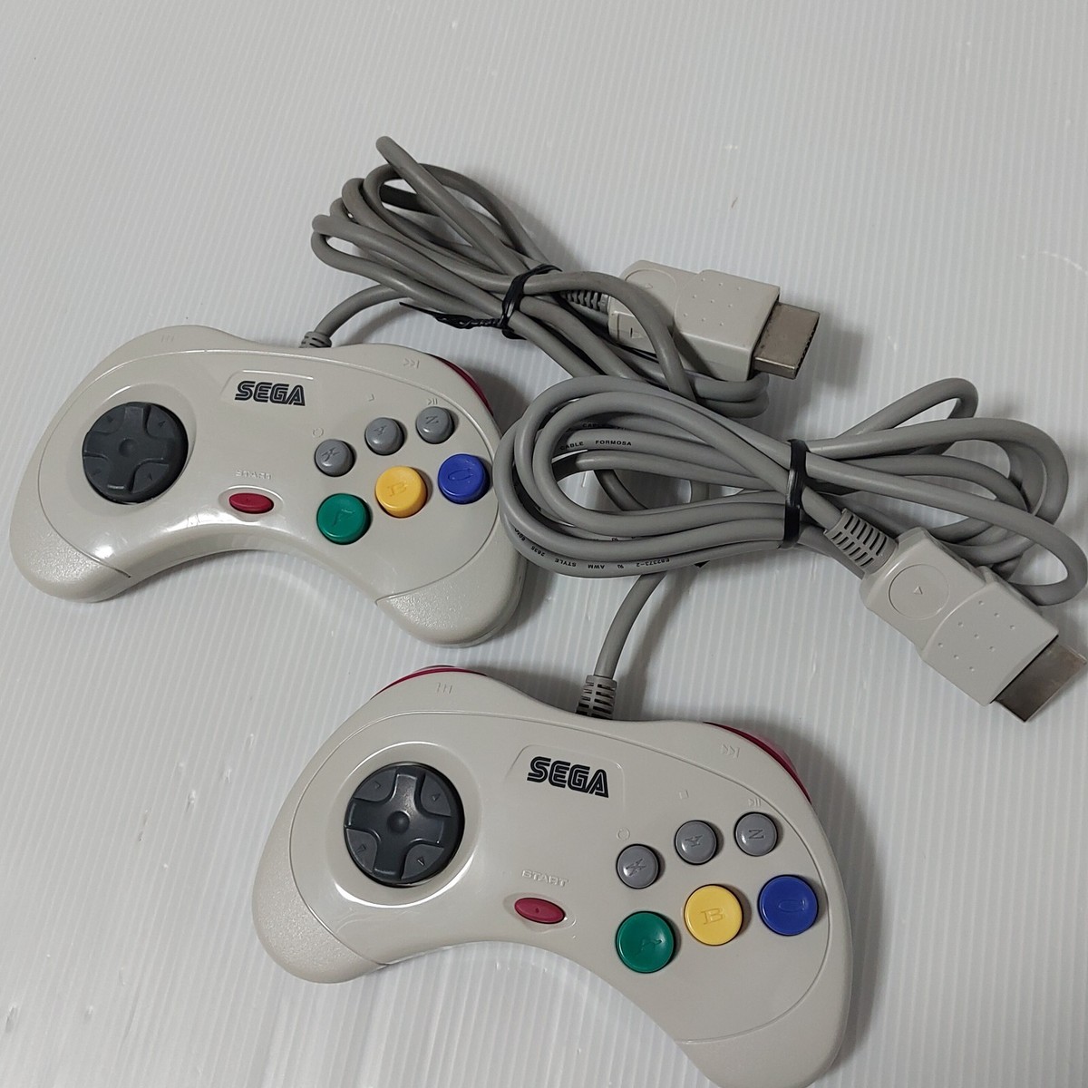 Sega Saturn white console HST-0014 with 2 controllers 2 games NTSC