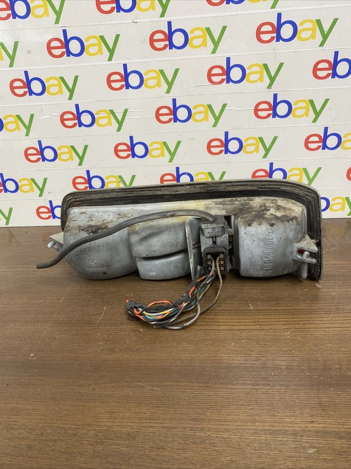 Conjunto de luz trasera del conductor lateral izquierdo mercedes-benz oem w108 250s 280s 280se Foto 4 de 4