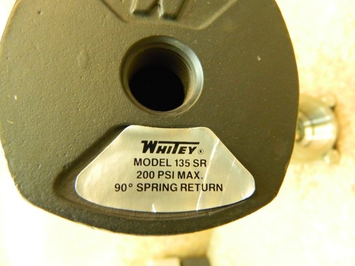 WHITEY SS-67TF24-35C Actuated 316 Stainless Ball Valve 1-1/2" NPT 2200 PSI - Picture 2 of 14