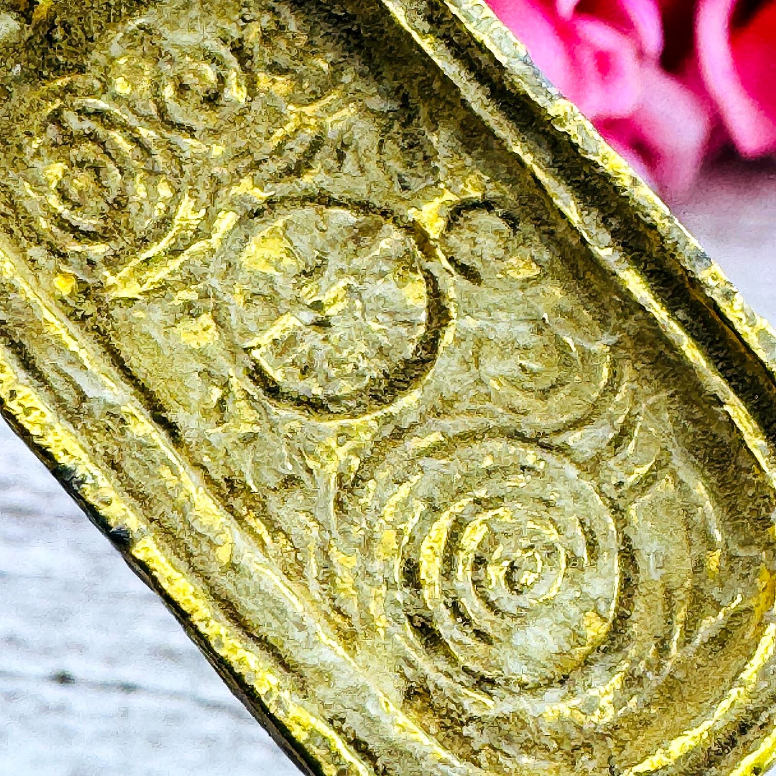 Buddhapada Footprint Leklai Suwanracha Yellow Gold Magic Lucky Thai Amulet 18079