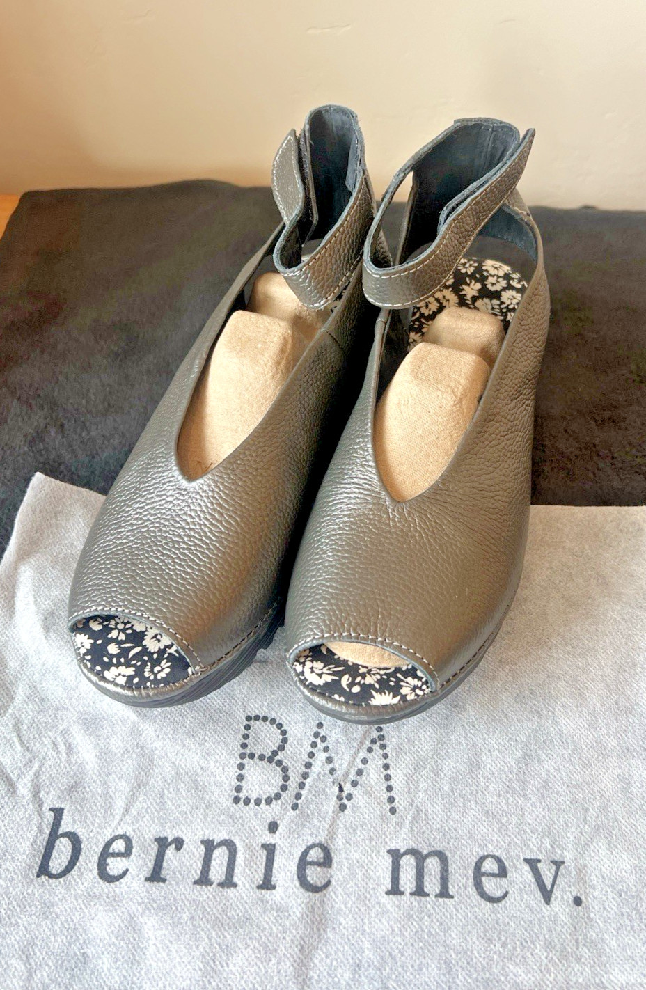 Bernie Mev Melly ankle strap peep toe wedge, size 7 new without box