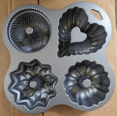 Nordic Ware Bundt Quartet Cake Pan 4 Mini Bundt Designs, 9 Cups/2.1 Liters Used