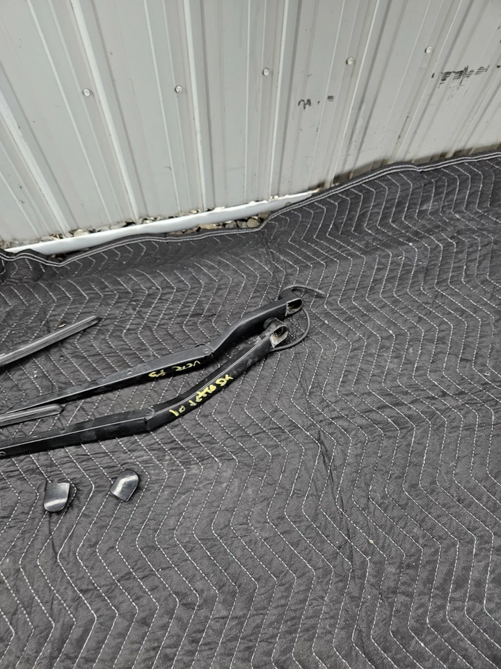 Juego 2 escobillas brazo limpiaparabrisas delantero 10445313 Chevrolet Corvette C6 2005-13 Foto 4 de 4