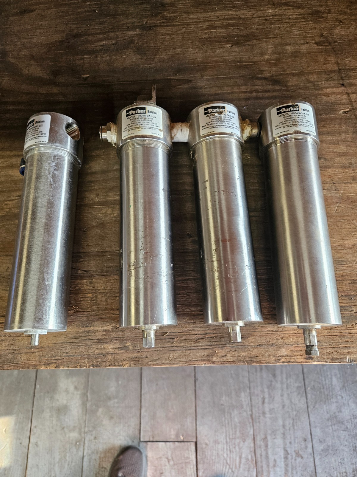 Parker Balston 6004N-0A1-DX(3) & 6004N-0A2-SA(1) Hepa filter housing (Lot of 4)