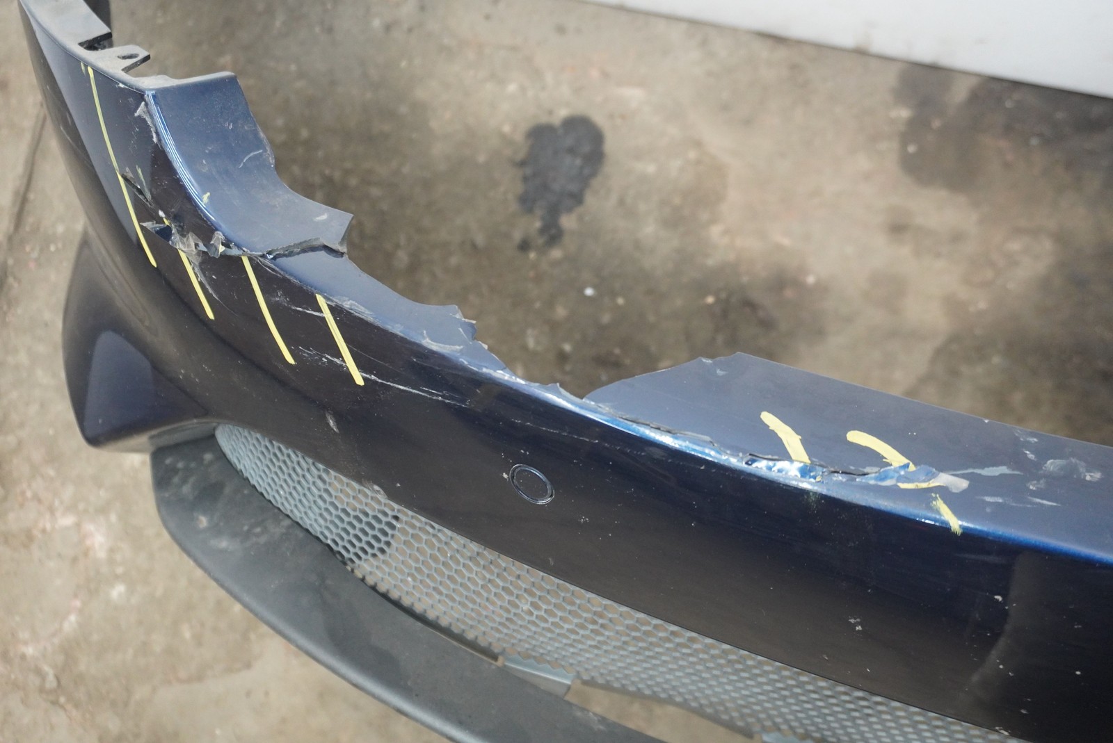 Front Park Assist Bumper Cover DG43-17D957-DA OEM Aston Martin DB9 2013-17 *Note