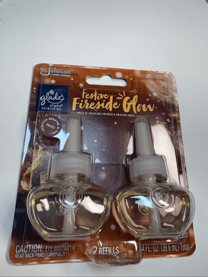 Glade PlugIns Festive Fireside Glow Scented Oil Refills 2 Pack Limited Edition