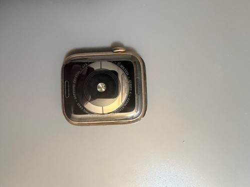 Apple Watch Series 4 44 mm Cassa Acciaio Inox Oro e Ceramica (GPS e LTE) - Foto 6 di 8