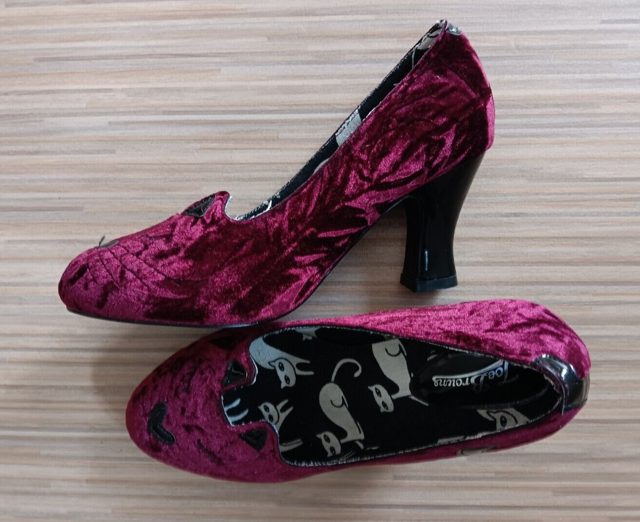 JOE BROWNS - TACONES CARA GATO TERCIOPELO BORGOÑA - TALLA 6 EX ANCHO - NUEVO SIN CAJA.