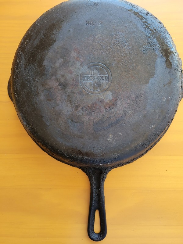 Vintage Griswold Cast Iron Skillet No. 9 - 11 1/8" Cracked *for decor only*